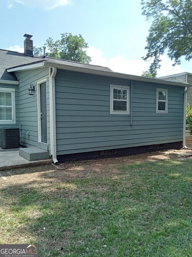Building Photo - 2506 Eastwood Dr