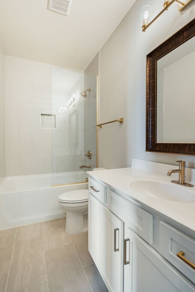 Building Photo - Gated Community - Villages of Stoneybrook