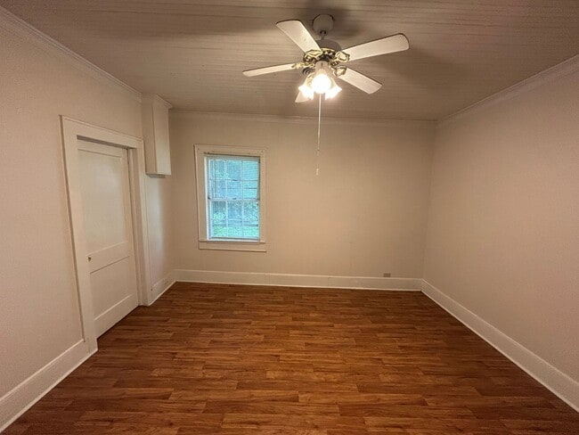 Building Photo - Heart of Historic Home