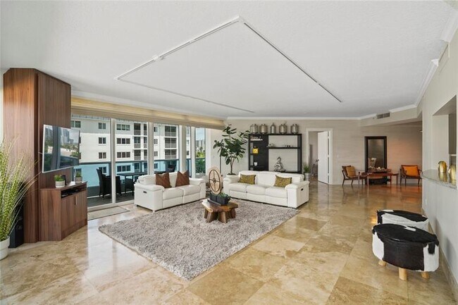 Building Photo - 715 Bayshore Dr