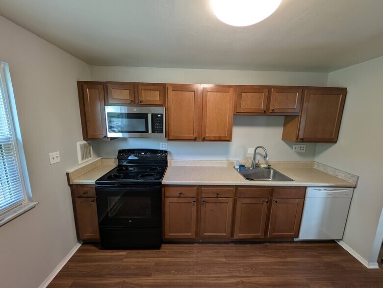 Kitchen - 12025 Marwood Ln