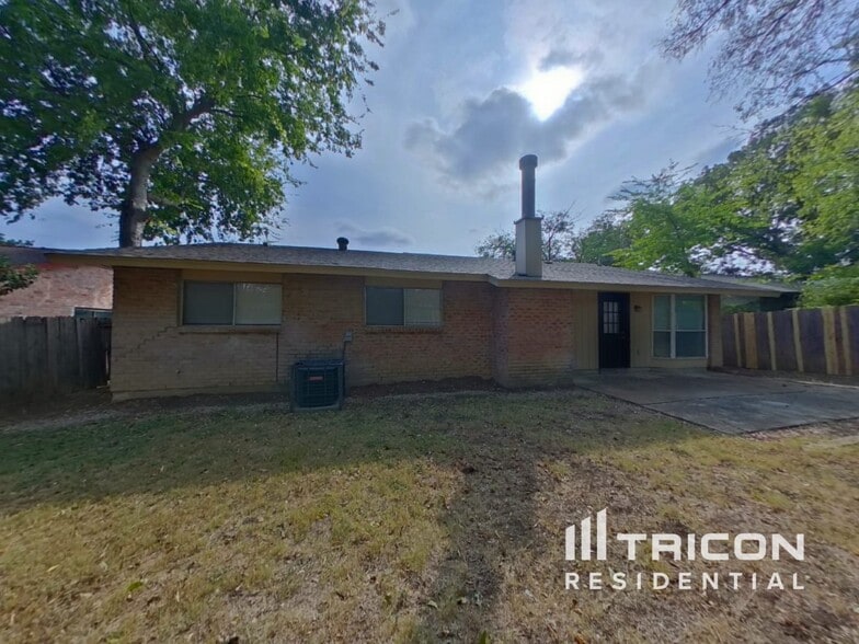 Building Photo - 717 Marlow Pl