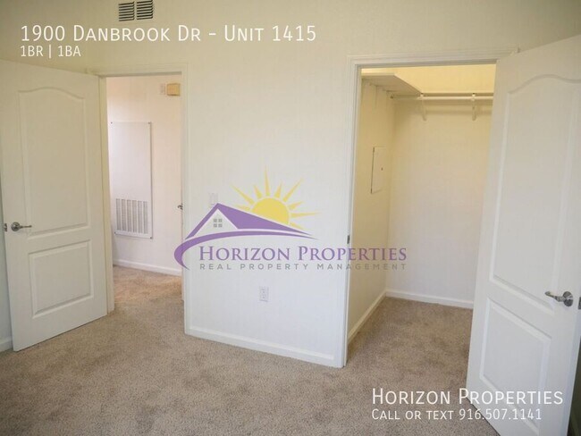 Building Photo - 1900 Danbrook Dr