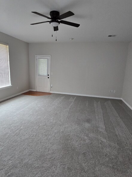 Building Photo - 12007 Ashford Dr