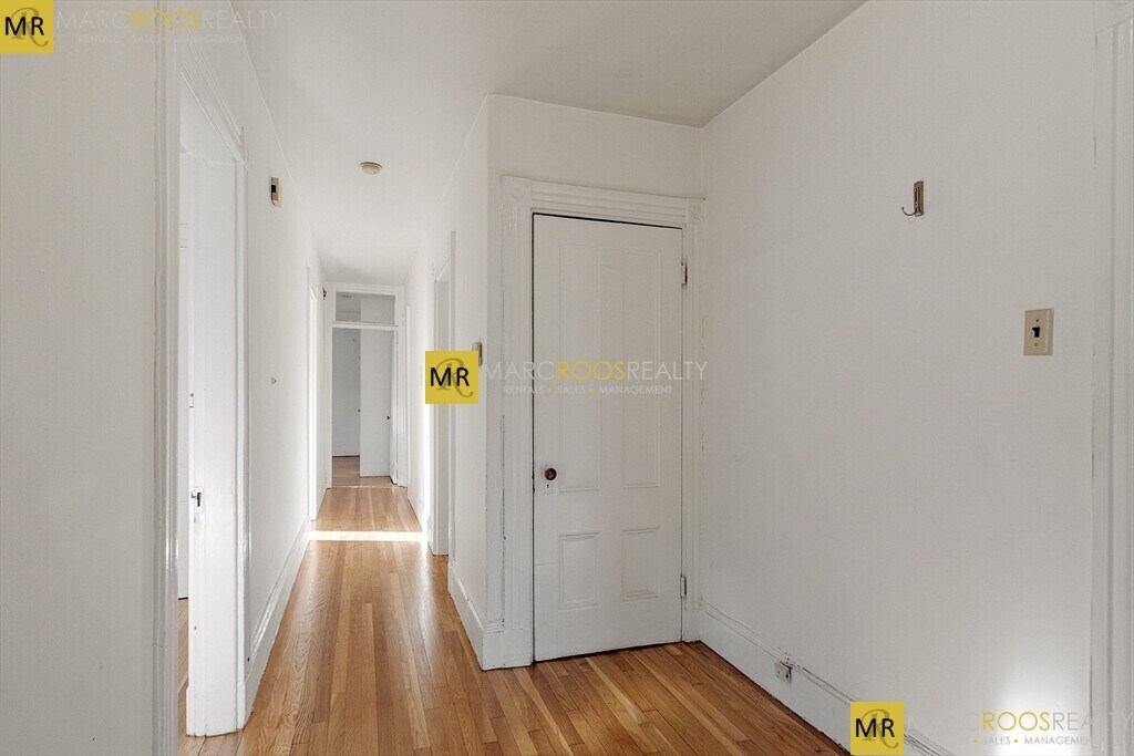 Building Photo - 182 Harvard St