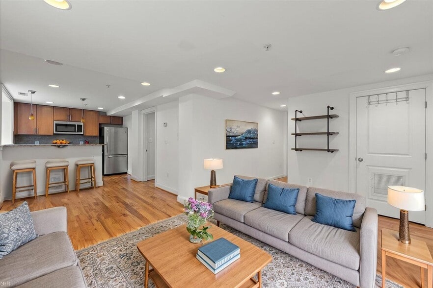 Building Photo - 739 Newton Pl NW