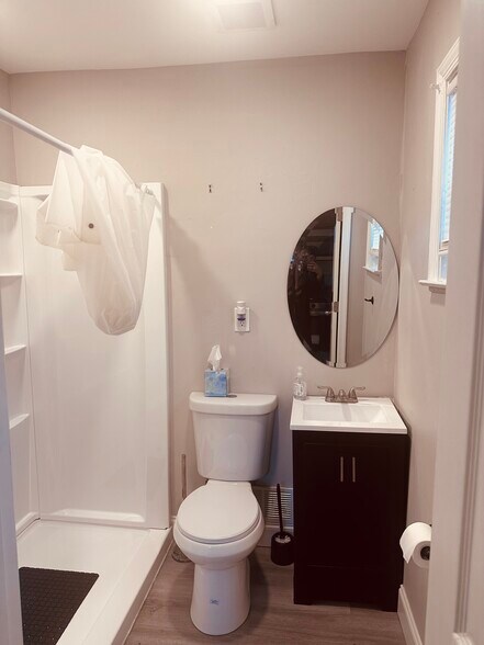 Building Photo - 3329 Ingleside Ave