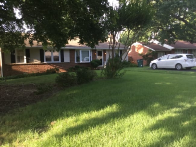 Building Photo - 8712 Greenford Dr