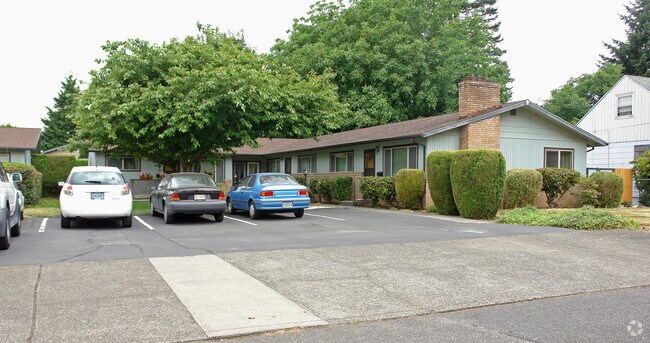Primary Photo - 9009-9015 Northeast Oregon Street