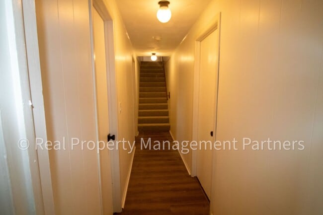 Building Photo - Fully Renovated 5 Bed, 2 Bath Home Near Breton Village