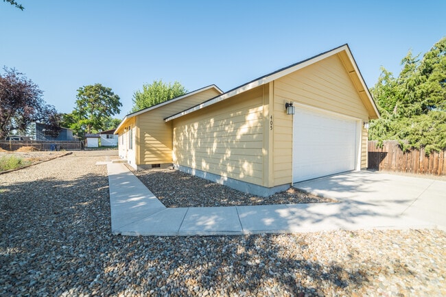 Building Photo - Newer 3 Bedroom Home for Rent