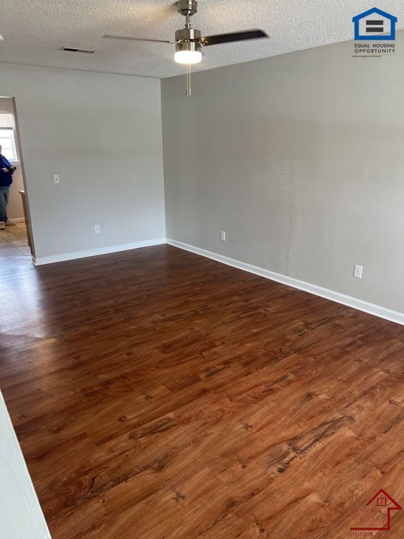 Building Photo - 181 East Ave