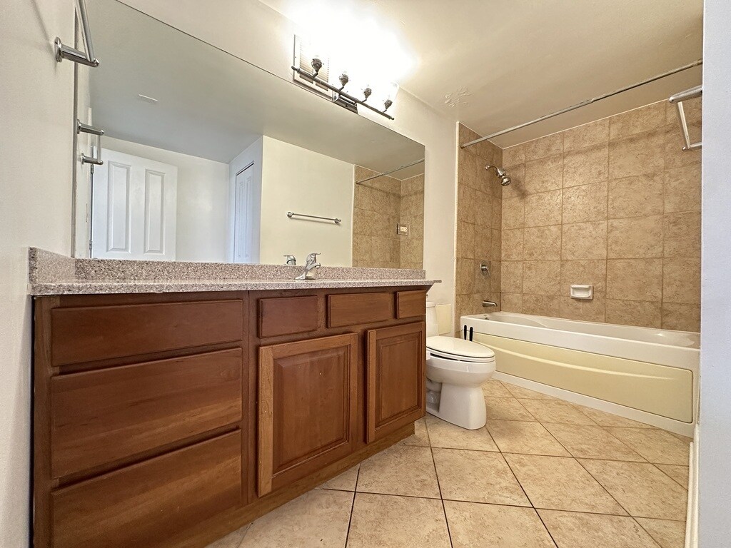 Building Photo - 4180 N Marine Dr