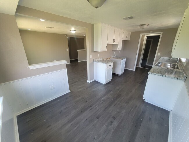 Building Photo - COMING SOON! RARE 5 BEDROOM HOME IN SOUTH OKC / MOORE SCHOOLS!