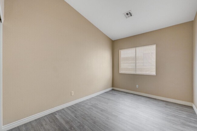 Building Photo - Single Family Home in N Las Vegas Aliante Area