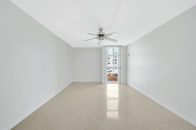 Building Photo - 1360 S Ocean Blvd