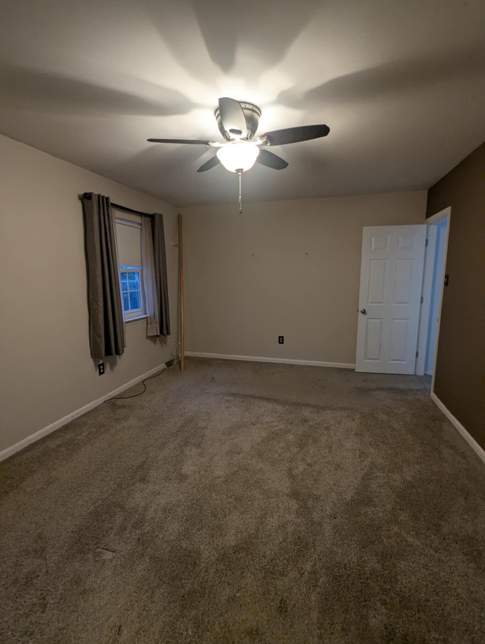 Master bedroom - 131 Beth Dr