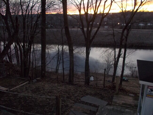 Building Photo - 256 Derby Ave