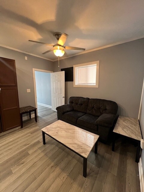 Building Photo - 215 Cherry St