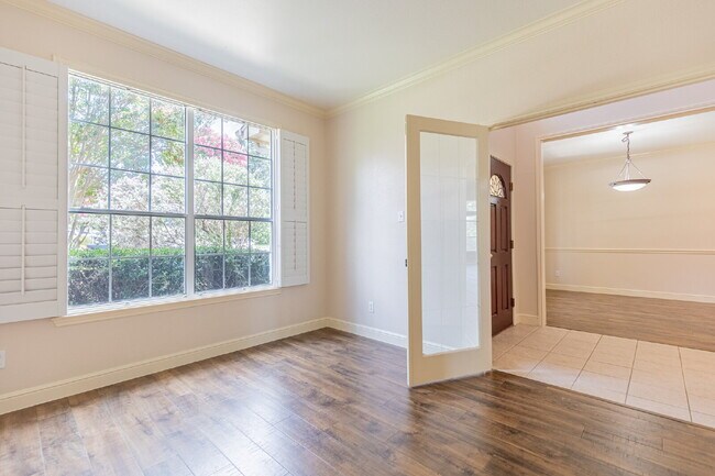 Building Photo - 1806 Three Forks