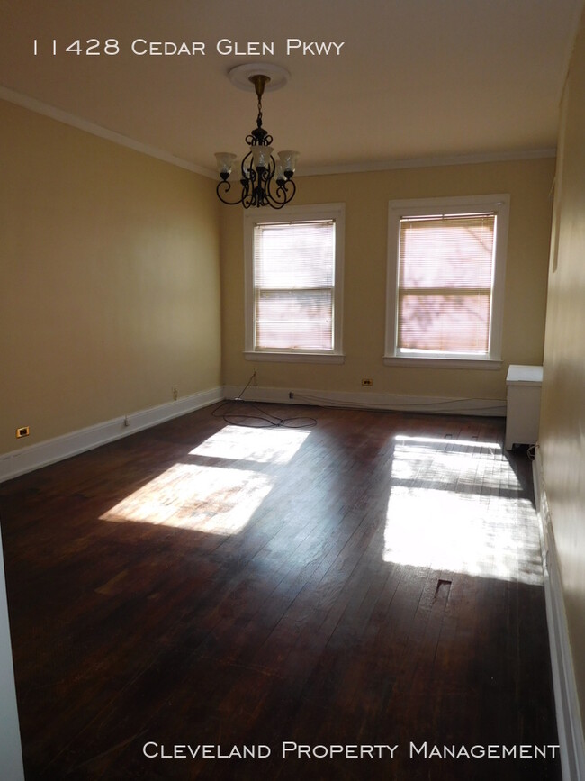 Building Photo - Upscale Cedar Glen Cleveland Condo