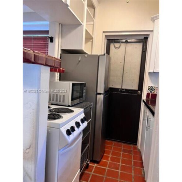 Building Photo - 1301 Milan Ave