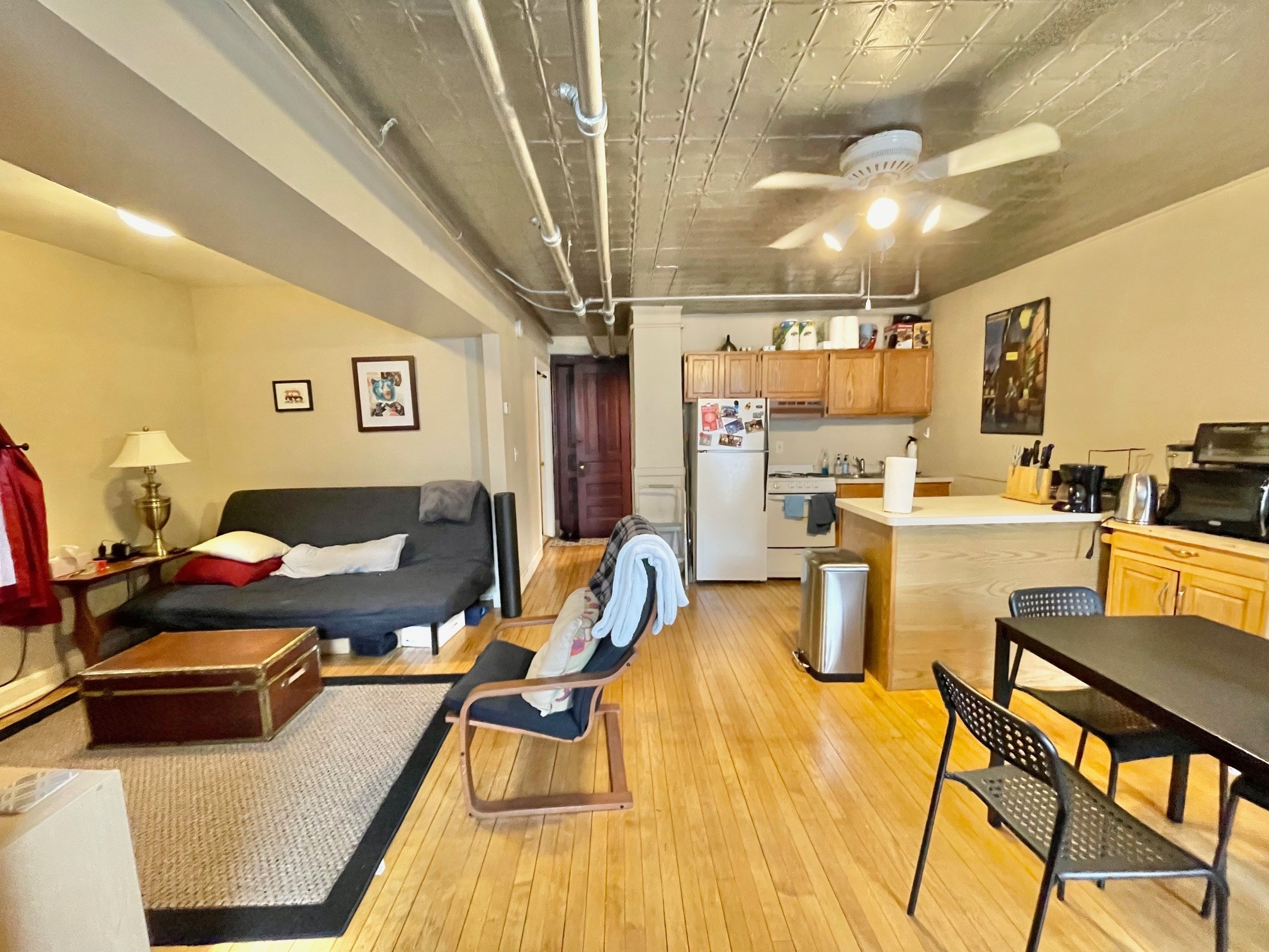 Building Photo - 2334 W Belden Ave