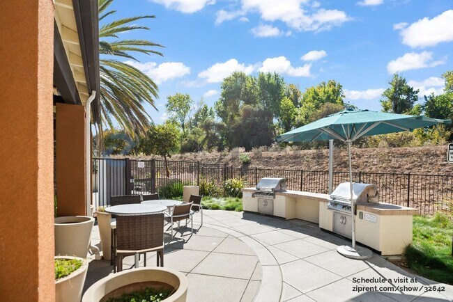 Building Photo - 634 Elderberry Dr