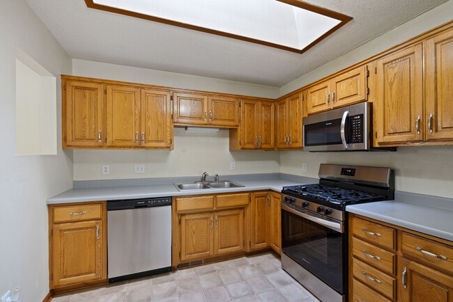 Building Photo - 1711 Slater Ln