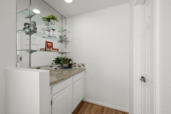 Building Photo - 10206 Jockey Club Dr
