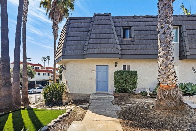 Building Photo - 803 Calle Puente