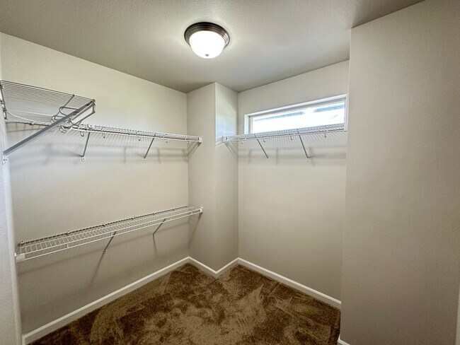 Building Photo - Cda Place Home