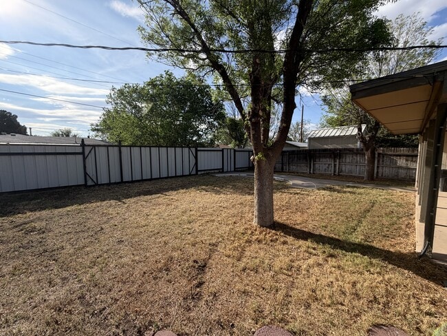 Building Photo - 56 Ridgecrest Dr