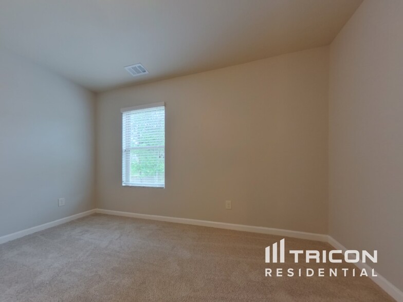 Building Photo - 135 Westin Way