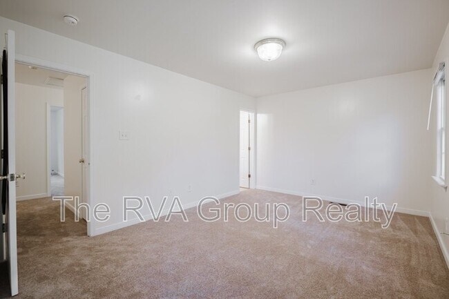 Building Photo - 2909 2nd Ave