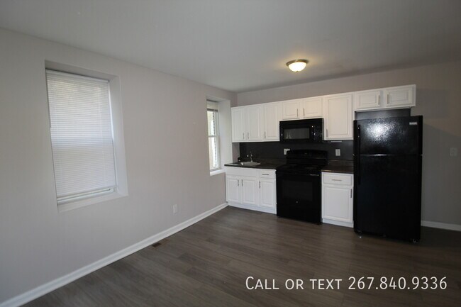 Building Photo - 1016-1018 S 52nd St-18.1A