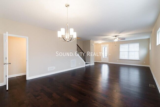 Building Photo - 1408-B Straightway Ave-