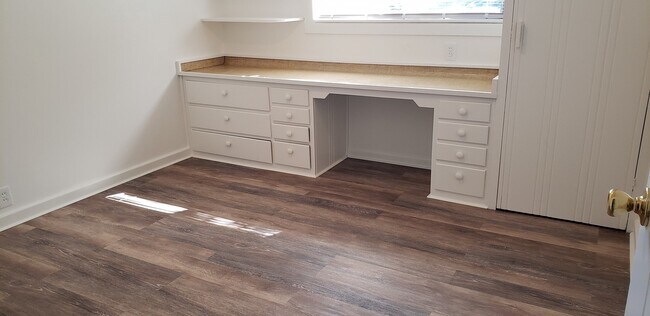 Building Photo - Excellent, Well Preserved and Restored 3 Bedroom Home - Available Soon!