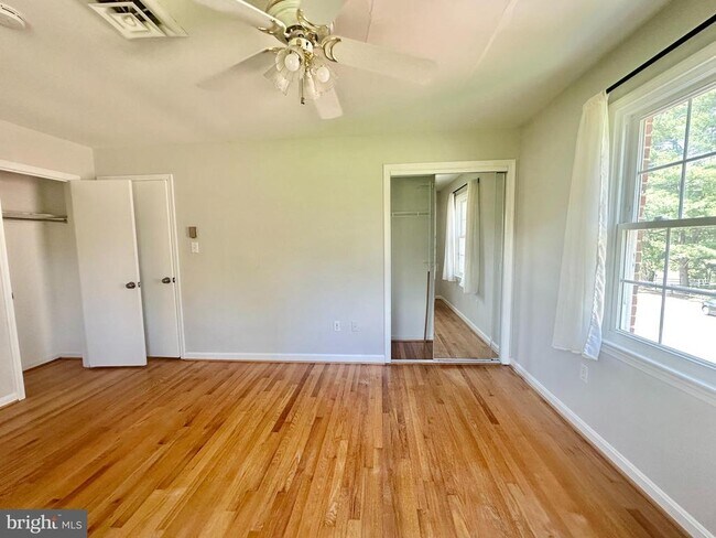 Building Photo - 703 Kentland Dr