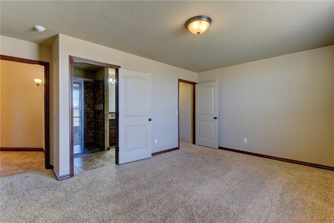 Building Photo - 9209 SW 30th St