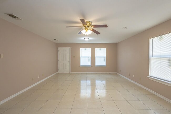 Building Photo - 227 Malaga Dr