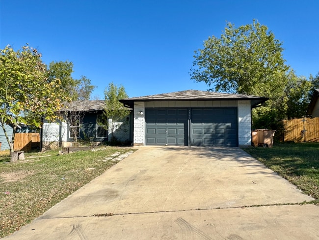 Building Photo - 8300 View Ridge Dr