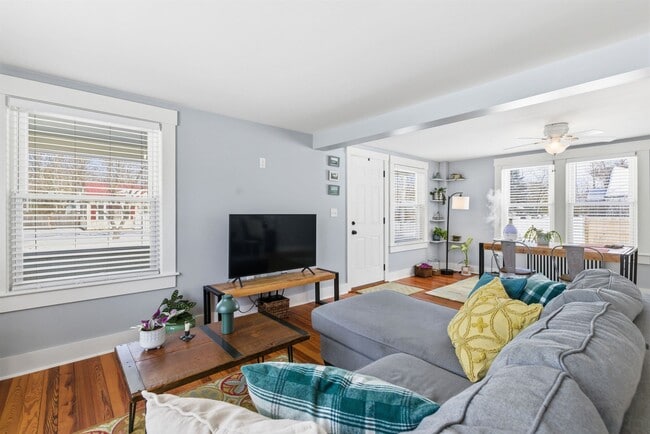 Building Photo - 26 Snow St