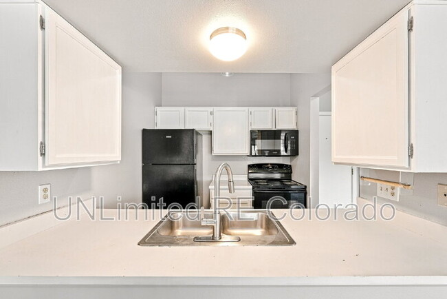 Building Photo - 16103 E Alaska Pl