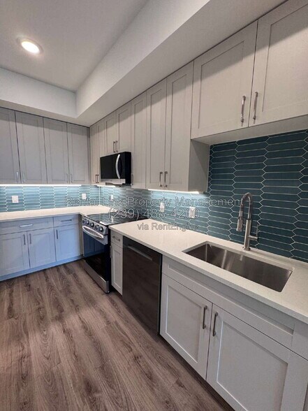 Building Photo - 414 Cape Coral Pkwy E