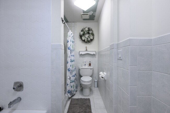 Building Photo - 1477 Park Beach Cir