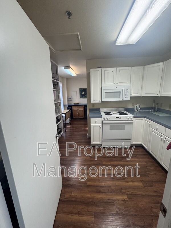 Building Photo - 1331 Park Ave SW
