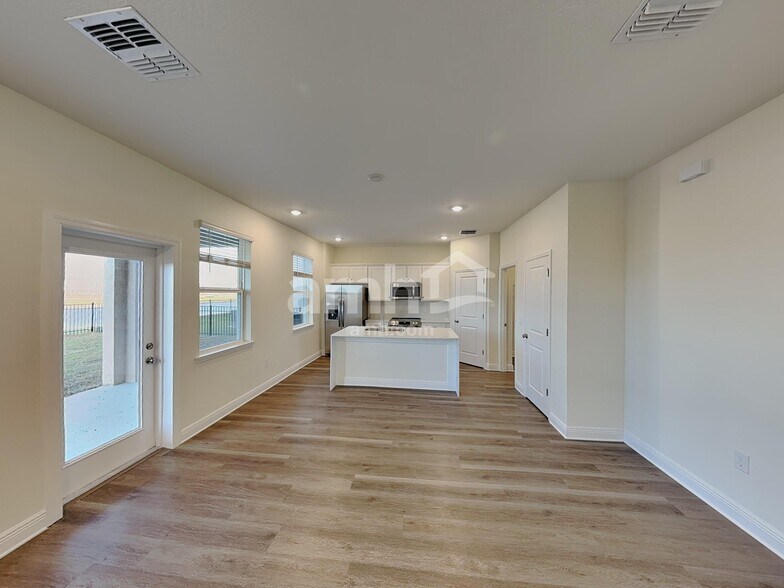 Building Photo - 5952 Sycamore Pl St