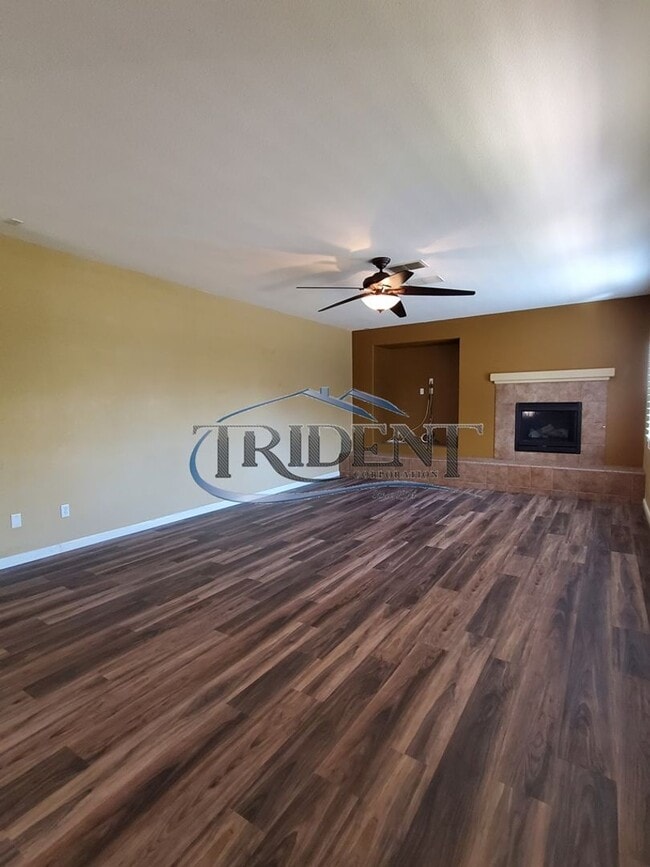 Building Photo - *OPEN HOUSE CANCELED* 3 bedroom, 3 bath house with Bonus Room