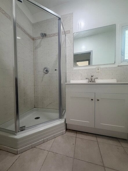 Building Photo - 124 Winfield Ave